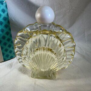 Avon Vintage Skin-So-Soft Bath Oil 4.5 Fl Oz Special Edition Seashell Decanter
